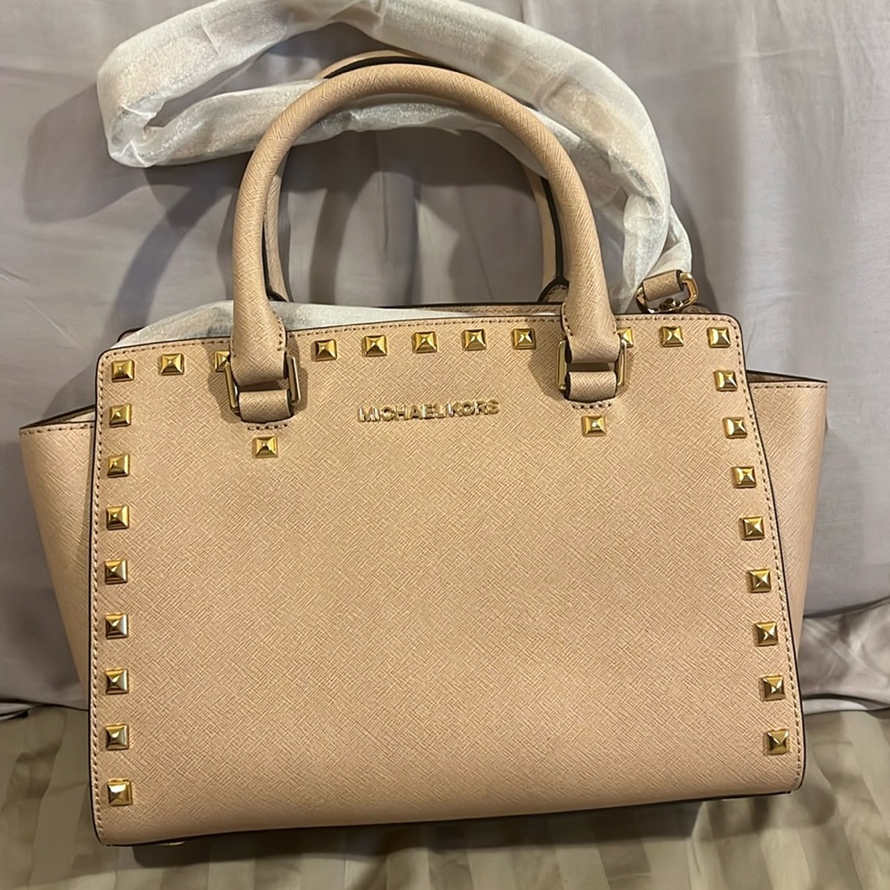 Michael Kors Selma Stud Satchel Hangbag